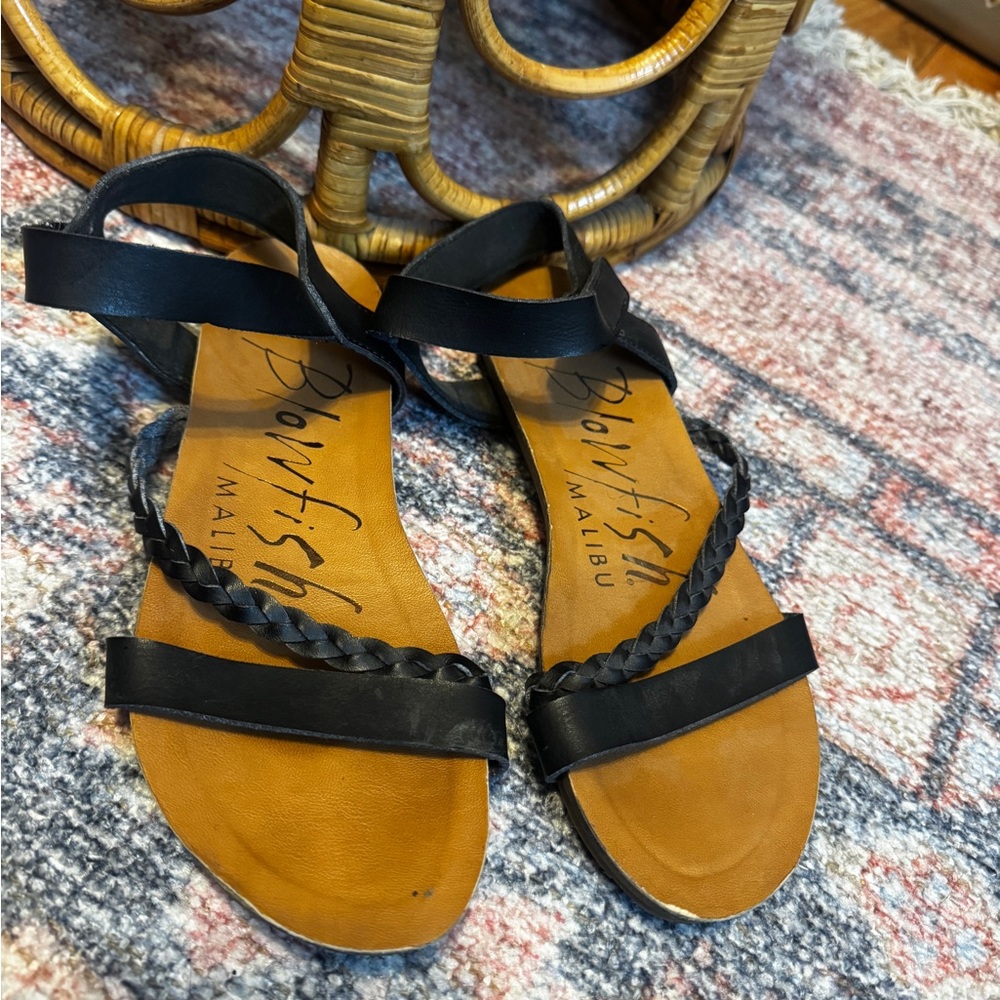 Blowfish Women's Black and Tan Sandals